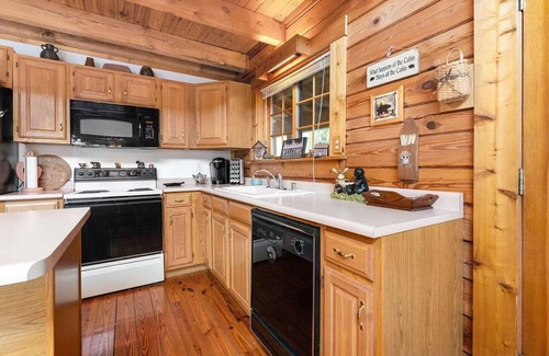 Sparta Cabin | Take it easy at this unique, tranquil, and shorefront getaway.