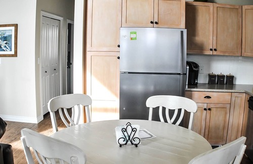 Okanagan-Similkameen Cottage | Take time away to relax and enjoy Canada's wine capital and warmest lake