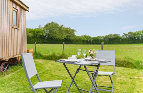 Ashford Cabin | Take Time Shepherd's Huts by Bloom Stays - two eco shepherds huts