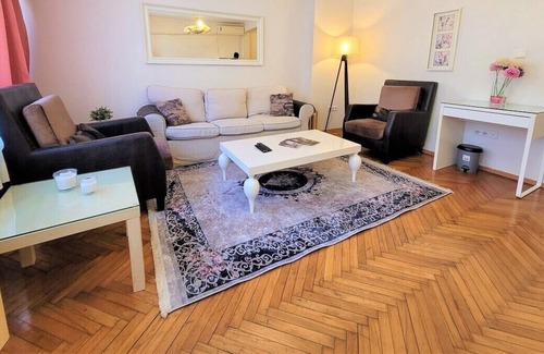 Cihangir Apartment | Taksim Bright 2BR Apt: Balcony, Cozy Interiors