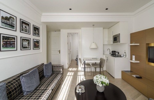 Gumussuyu Mahallesi Hotel | Taksim No15 Suites by StayLab