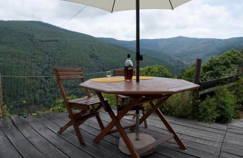 Lousa House | Talasnal Casa da Urze AL