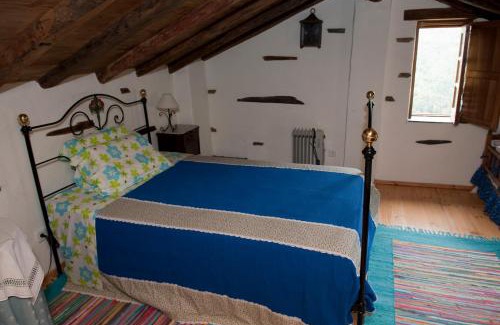 Lousa House | Talasnal Casa da Urze AL
