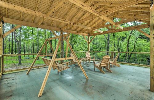 East Tallassee House | Tallassee Creekside Cabin with Forest Views!