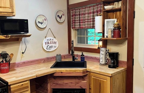 Hilham Cabin | Talley's Cabins and Breakfast By Dale Hollow Lake. Right Where You Want To Be!