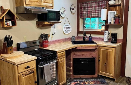 Hilham Cabin | Talley's Cabins and Breakfast By Dale Hollow Lake. Right Where You Want To Be!