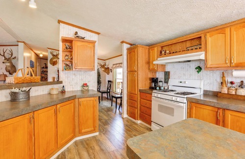 Fountain Cabin | Tallman Lake Access: Family-Friendly Home w/Dock!