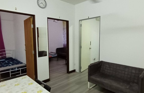 Puchong Apartment | Taman Putra Perdana Budget Apartment with AC-WiFi-Cooking
