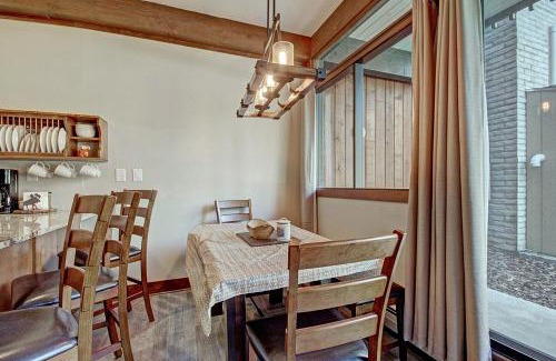 Warrior's Mark Apartment | Tamarisk 103 by Great Western Lodging