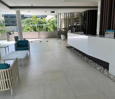 Maribago Apartment | Tambuli Seaside Residences Tower C Seaview balcony pool 18mins Aiport