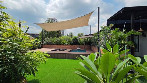 Petaling Jaya Cabin | Tamerin Nest by Chrisenbel Villa Collection
