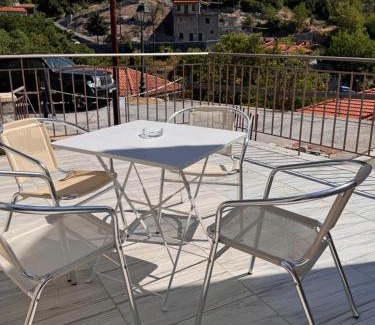 Trikolonoi House | Tami House