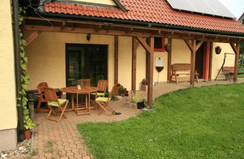 Stvolinky Apartment | Taneček - malý apartmán u rodinného domu