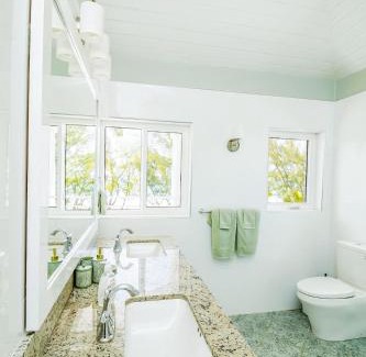 Deadmans Cay House | Tangerine Sunsets Long Island Santa Maria