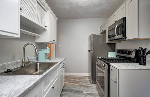 Terre Haute House | Tangerine Tranquility: 2BR*Grill* By ISU & Stadium
