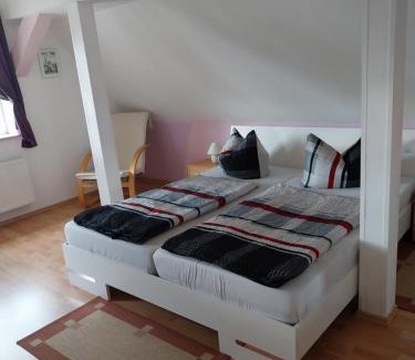 Tangermuende House | Tangermünde Zum S c h m u c k Giebel - Pension & FeWo