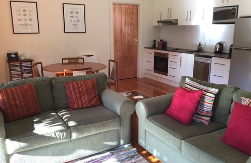 Bundewallah House | Tantallon in Berry - an exclusive getaway with wifi + pool