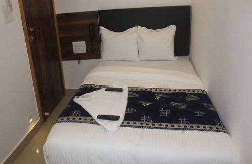 Sakinaka House | Tanvi Guest House