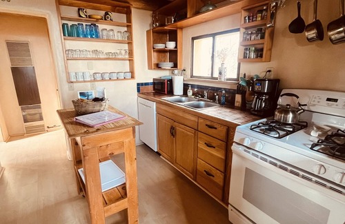 El Prado House | Taos Mountain Views Cozy Home Special Rates