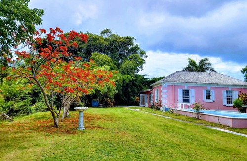 Rock Sound House | Tara Estates tucked away on a private property.
