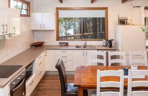 Tarbuck Bay Cabin | Tarbuck Cabin relax and enjoy a fuse free holiday