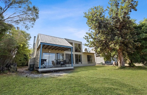 Forge Creek House | Tarra - Waterfront Retreat: Secluded lodges perfect for nature lovers