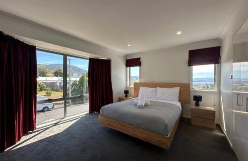 West Moonah House | Tasman Tranquility - close to City & Airport