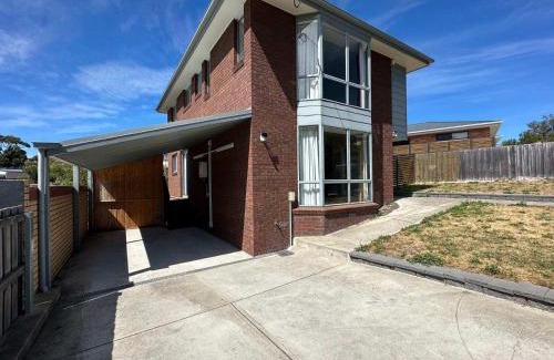 West Moonah House | Tasman Tranquility - close to City & Airport