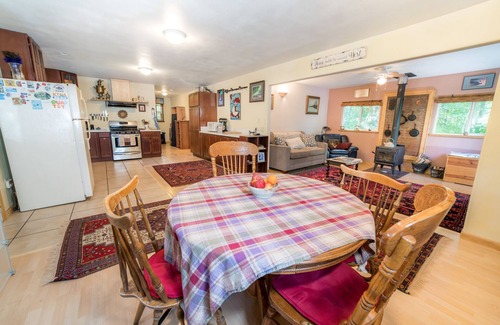 Talkeetna House | * Taste of Talkeetna * Quiet Spacious Elegance with Excellent Coffee *