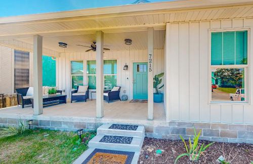 Holiday Beach House | Taste of the Tropics