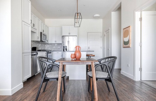 Elmhurst Apartment | Tasteful Elmhurst 1BR w/Lounge, Pool & Gym nr Metra, by Blueground
