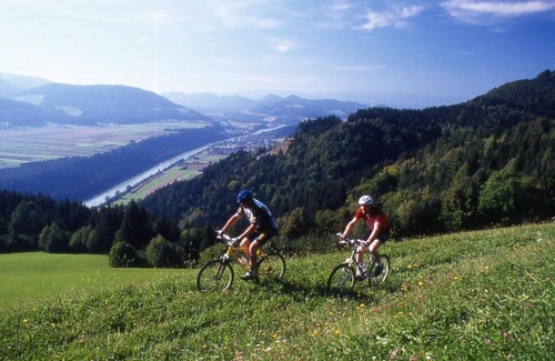 Wolfsberg House | Tasteful Holiday Home in Klippitztörl on Ski Slopes