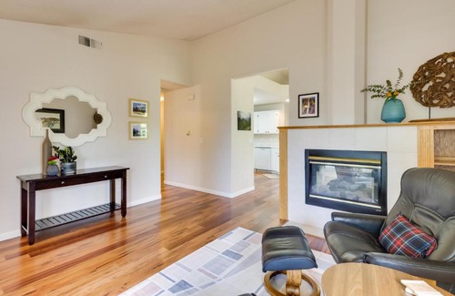 Sherwood - Tualatin North House | Tasteful Tualatin Home 40 Mi to Willamette Valley