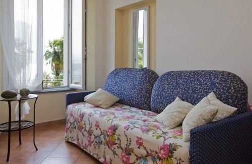 Tronzano Lago Maggiore Apartment | Tastefully furnished 1-room apartment with sea garden and beach