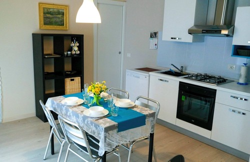 Feriolo Apartment | Tastefully furnished 2-room apartment on the charming lakeside promenade