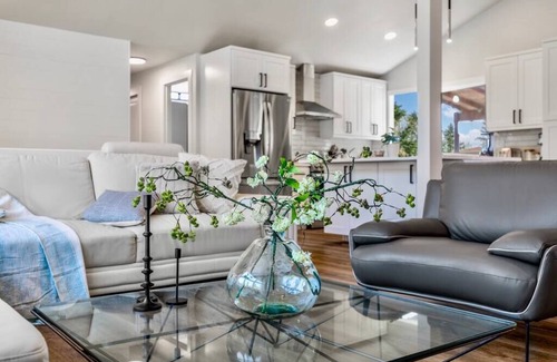 Inglewood-Finn Hill House | Tastefully Remodeled 4 Bedroom Home with Rainier View