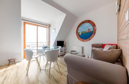 Saint-Vaast-la-Hougue Apartment | Tatihou Island Retreat