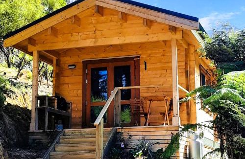 Ships Cove House | Tawa Cove Cabins