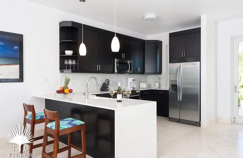 Providenciales House | TC Villas -Little Plum Villa -Steps to Grace Bay Beach