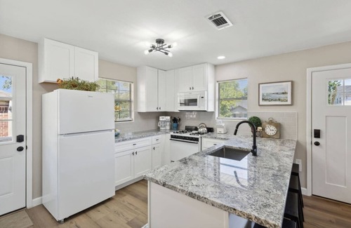McKinney House | TCH - Cozy 2bd/2ba home in McKinney with Workspace