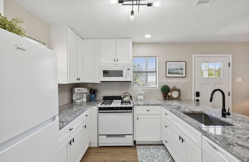 McKinney House | TCH - Cozy 2bd/2ba home in McKinney with Workspace