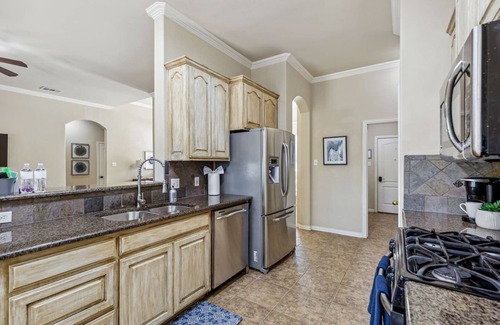 Rockwall House | TCH - Cozy 3bd/2ba home in Rockwall with Workspace
