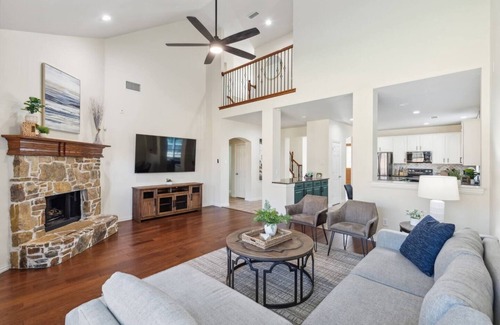 Lantana House | TCH - Cozy 4bd/2.5ba home in Lantana w/workspace