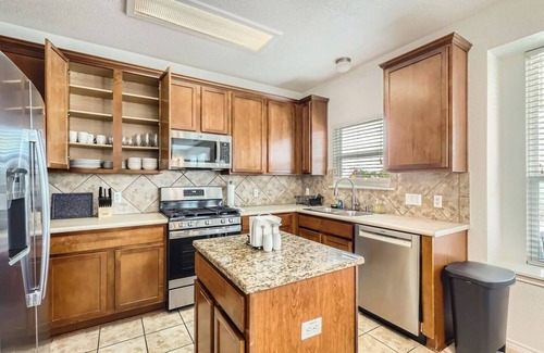 Avery Ranch Far West House | TCH -Spacious 3bd/2.5ba home in Avery Ranch w/Workspace