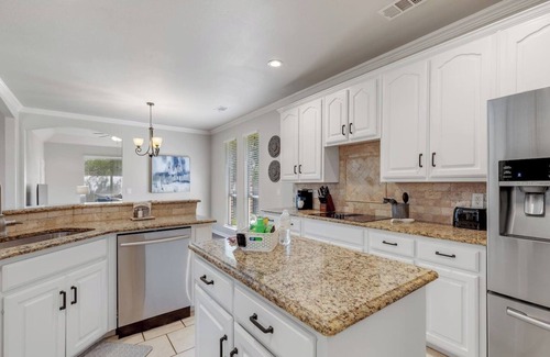 McKinney House | TCH - Spacious 4bd/2.5ba McKinney Home w/Workspace