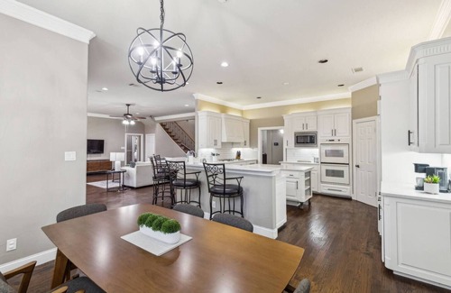 Southwest Carrollton House | TCH - Spacious 4bd/4ba home in Carrollton w/Office
