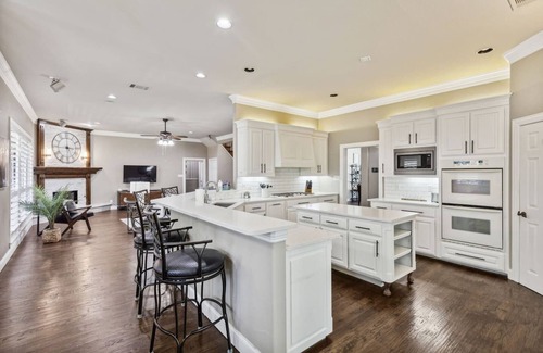 Southwest Carrollton House | TCH - Spacious 4bd/4ba home in Carrollton w/Office