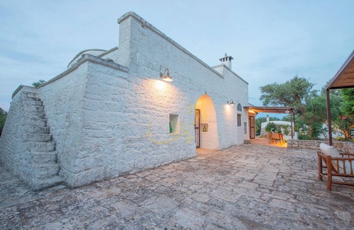 Fumarola House | TD Trulli Chiara Tastefully Decorated with Pool