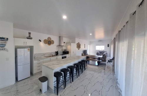 Muri Villa | Te Aro Villa 1nBrand new 3 brm villa with pool in Muri.