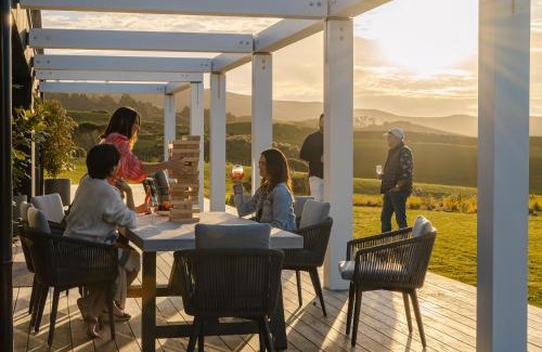 Te Akau House | Te Karaka Lodge